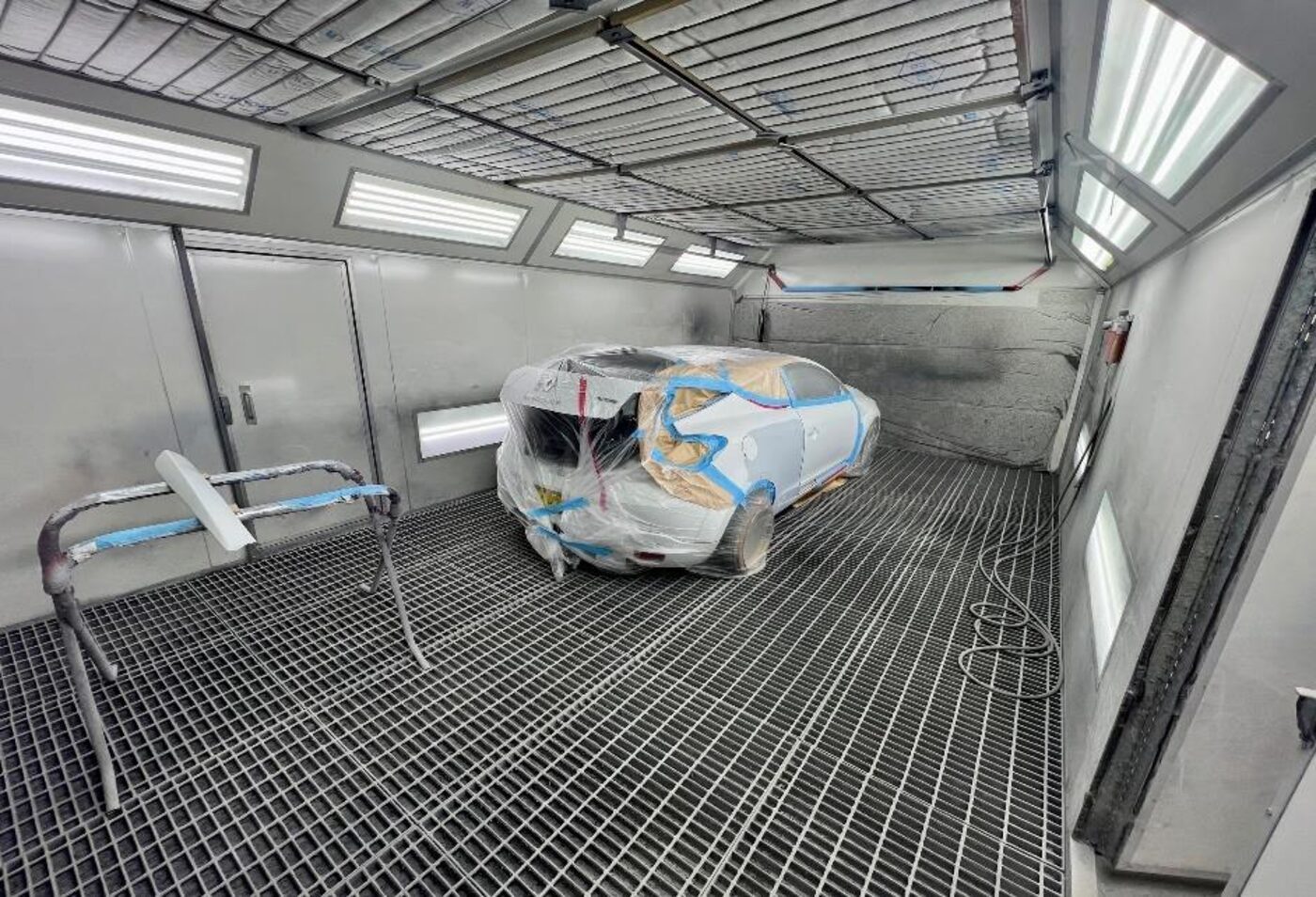 Modern spray booth